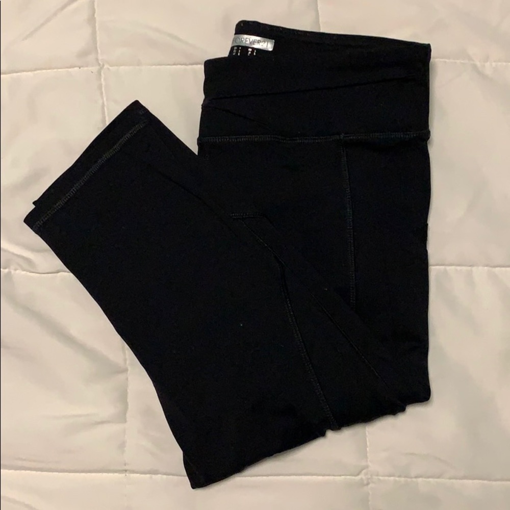 cropped black pocket leggings
